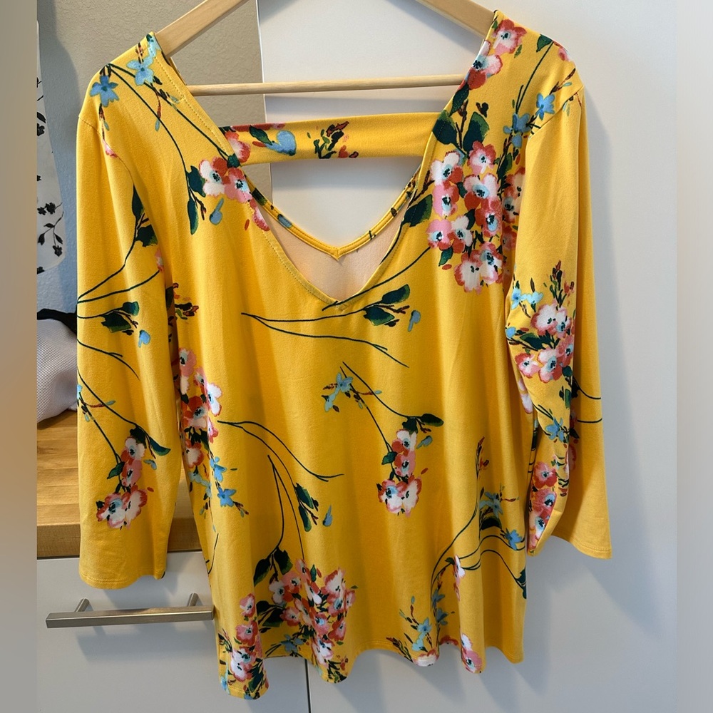 Nine Britton floral top - Picture 2 of 4